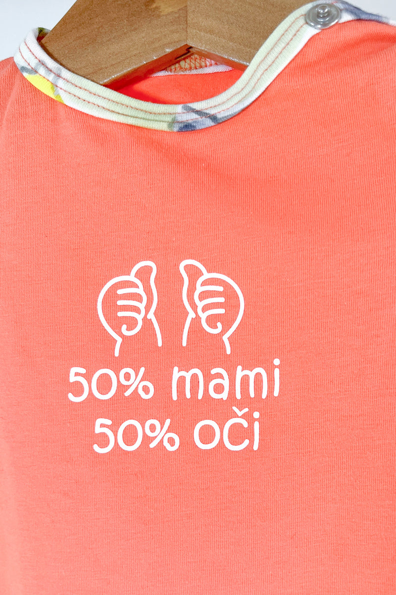 Otroški bodi z napisom "50% mami 50%oči" -  pisana obroba - 62